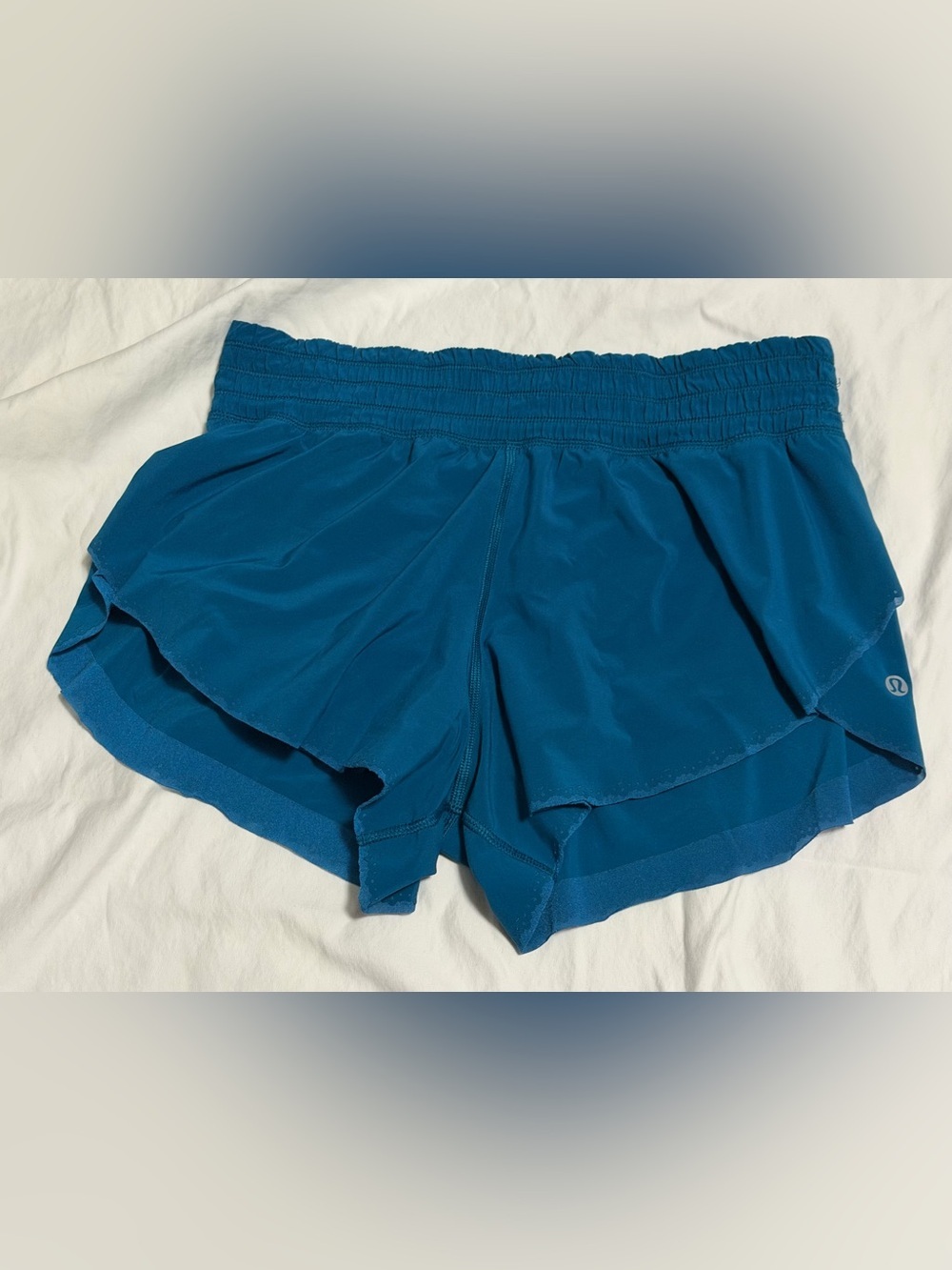 🌟Like New🌟 Lululemon: Women’s Shorts (with liner)-Size 6 (Inseam approx 3in)